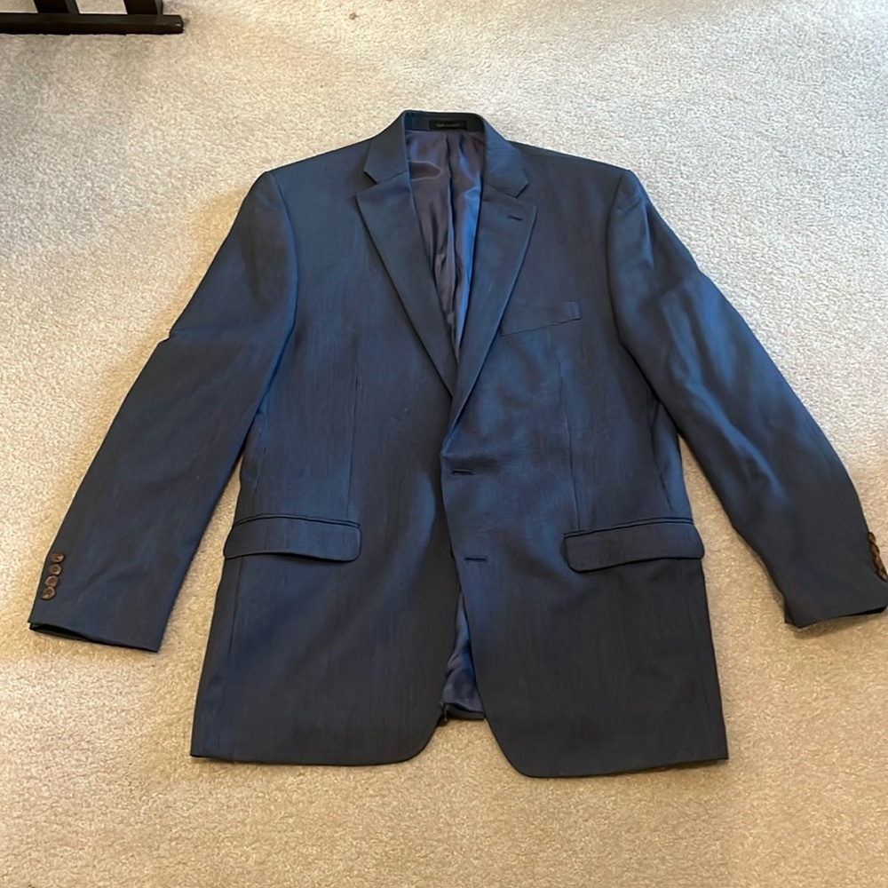 Men’s Lauren by Ralph Lauren sports coat.